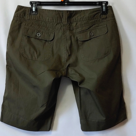 Alfred Sung Khaki Shorts Size 12. - Picture 2 of 4